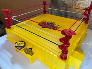 Wwf Hasbro King Of The Ring Yellow Wrestling Ring - Complete With Flag/belt