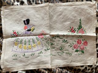 Vintage 1930’s Hand Embroidered Linen Piece.