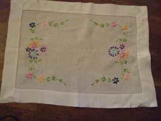 Beautifully Hand - Embroidered Floral Vintage Tray/dressing Table Cloth 20 X 14.  5 "