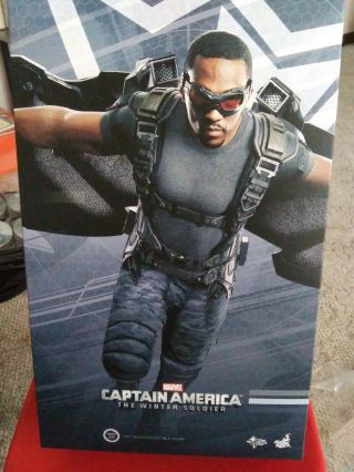 Hot Toys Mms245 Falcon Captain America 2 Winter Soldier Marvel Sideshow Figure