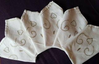 Set Of 6 White Vintage Pretty Linen Dinner Napkins Hand Embroidered Hearts