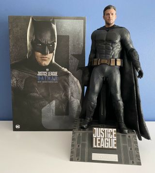 Hot Toys Batman Justice League Dc Mms455 1/6 Scale Figure,  Complete