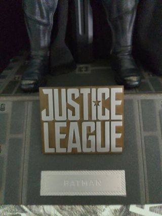 Hot Toys MMS455 Justice League 1/6 scale Batman Collectible Figure 3