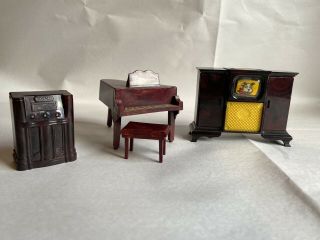 1:12 Dollhouse Miniatures Vintage Music And Entertainment Set: Brown Plastic