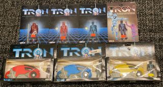 Neca Tron 20th Anniversary Collectors Edition Set Of 4 Figures & 3 Light Cycles