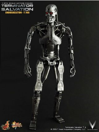 Hot Toys Terminator Salvation T - 700 Endoskeleton 2