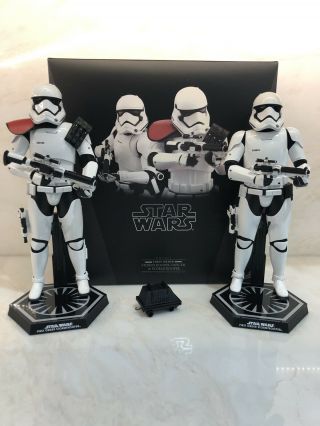 Hot Toys Star Wars Force Awakens First Order Stormtrooper & Officer Set 12” 1/6