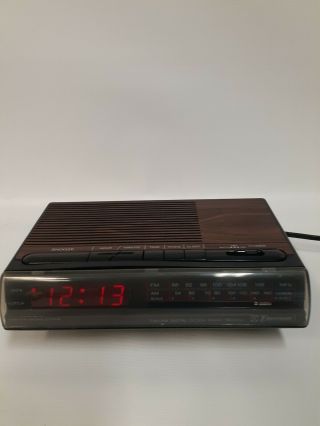 Vintage Emerson Woodgrain Red5521 Digital Am/fm Alarm Clock Radio Retro