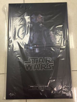 Hot Toys Mms 324 Star Wars First Order The Force Awakens Tie Pilot