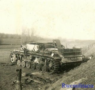 Rare Us Soldier View Of Ko’d German Sturmgeschütz Panzer Tank In Field