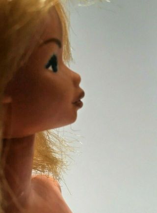 Vintage Mattel Kissing Barbie Doll in Barbie wedding dress - doll does kiss - 3