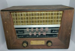 Rare Vintage Ge General Electric Model 321 Wood Case Tabletop Tube Radio.  1946