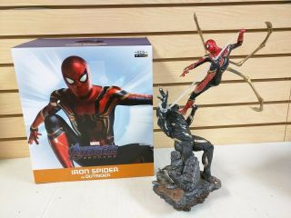 Iron Studios Avengers Endgame Iron Spider Vs Outrider Bds 1/10 Scale Statue