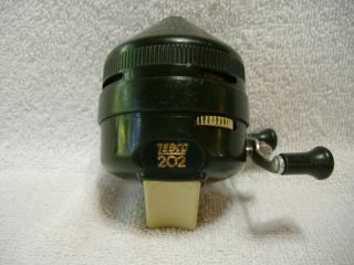 Vintage Green Zebco 202 Fishing Reel With Metal Shoe Made In U.  S.  A.