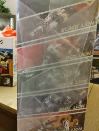 VOLTRON DEFENDER OF THE UNIVERSE 30TH ANNIVERSARY COLLECTOR ' S SET 2