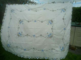 A Very Pretty Cream Polyester Machine Embroidered/cut Work Tablecloth 84 " X 68 "