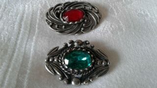 2 X Pretty Art Nouveau?? Antique Silver Tone Green & Red Glass Faceted Brooches