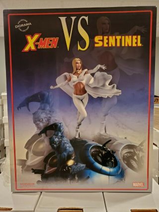 Sideshow Collectibles X - Men Vs Sentinel - Beast & White Queen