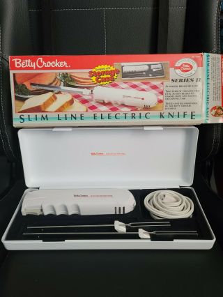 Vintage Betty Crocker Slim Line Electric Knife
