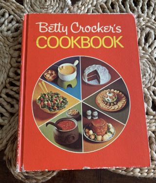 Vtg Betty Crocker’s Cookbook Red Pie Cover Sears Holiday Edition Rare 1969 1972