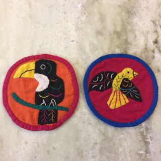 2 Vintage Kuna Mola Hand Sewn 3” Bird Toucan Patches Applique Art