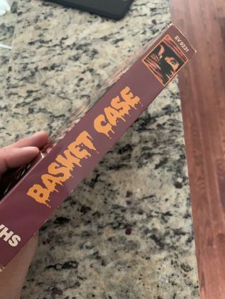 BASKET CASE / VERY Rare / VHS 1983 / Horror NON X - RENTAL 3