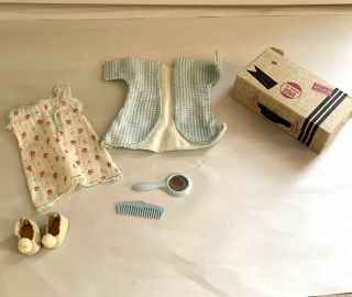 Vintage 1950’s Vogue Ginny Doll Suitcase With Pj’s,  Robe,  Slippers