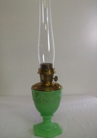Very Rare Vintage Aladdin Green Moonstone Florentine Vase Lamp Model 12