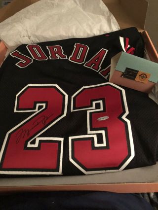 Rare Black Nike Michael Jordan Bulls Autographed Jersey Upper Deck Authenticated