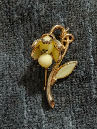 Rare Crown Trifari Yellow Poured Glass Flower Brooch Signed