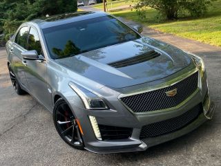 2019 Cadillac Cts V - Series Carbon Fiber Package M.  S.  R.  P 105,  000$