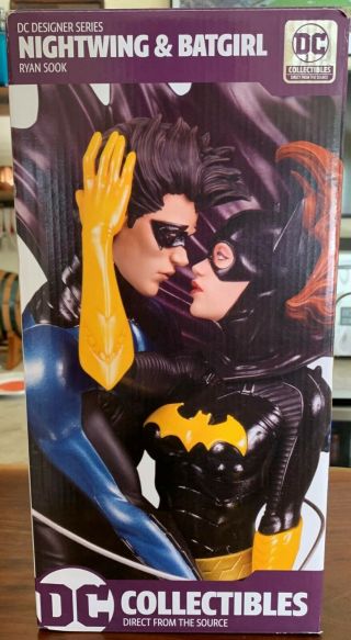 DC Designer Series Limited Edition Nightwing & Batgirl by Ryan Sook Statue 3