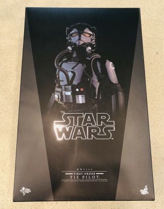 Hot Toys Star Wars First Order Tie Fighter Pilot 1/6 Scale Look