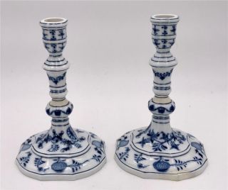 Rare Pair Antique Meissen Flow Blue Onion Porcelain Candlesticks 19th C 2
