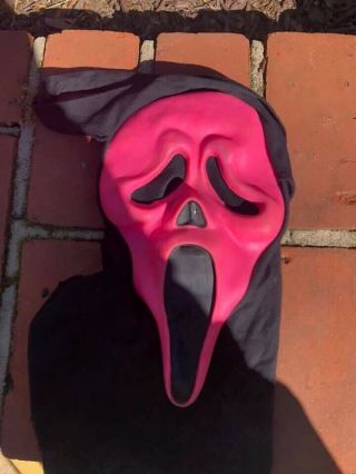 Gen 1 Ghostface Fantastic Faces Scream Fluorescent Pink Mask Ultra Rare