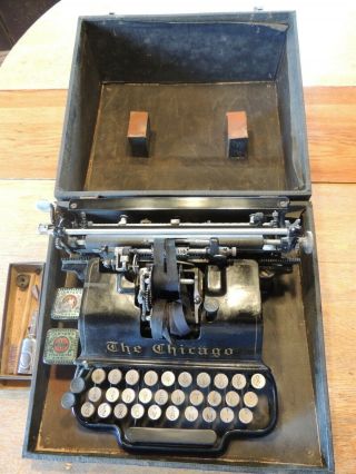 Rare Chicago Typewriter W/case And Two Ribbon Tins