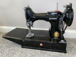 Singer 221 Featherweight Sewing Machine Rare 1959 EP Serial Number 2