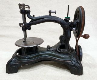 1870 ' s ANTIQUE WILLIAM TAYLOR RARE CAST IRON HAND CRANK SEWING MACHINE 2