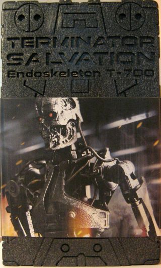 Hot Toys MMS94 Terminator Salvation T - 700 1/6th Scale Figure 2