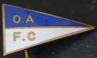 Oldham Athletic Fc Rare Vintage Badge Stick Pin Fitting In Gilt 32mm X 20mm
