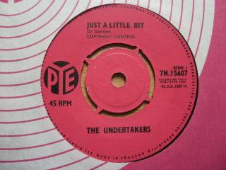 Rare 60`s Beat The Undertakers " Just A Little Bit " 1964 Pye 7n 15607 Ex