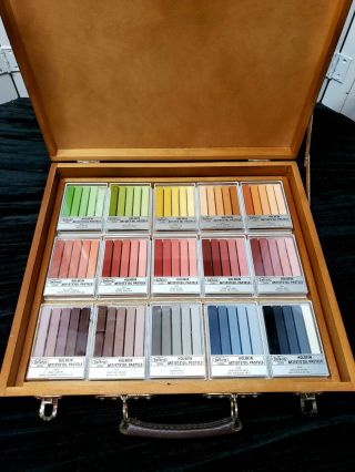Holbein Oil Pastels 225 Colors In Wood Display Box Rare Discontinued