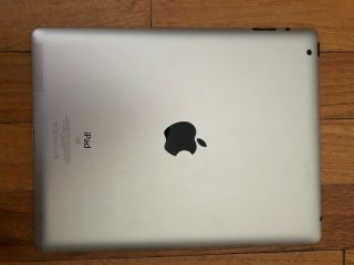 Apple iPad 2 16GB,  Wi - Fi 9.  7in,  Black.  Bundle,  2 cables,  case,  rarely 2