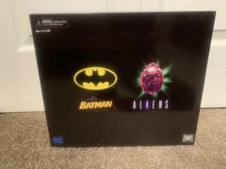 Neca Nycc 2019 Batman Vs Alien Joker