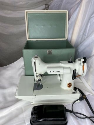 Vintage Rare White Singer Feather Weight Sewing Machine 221k With Case
