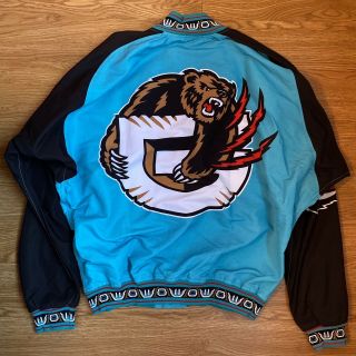 AUTHENTIC & RARE ‘96 GAME WORN VANCOUVER GRIZZLIES 10 50TH ANNIVERSARY JACKET 2