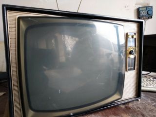 Vintage Sears Silvertone Model 1122 Television - Rare Good Shape