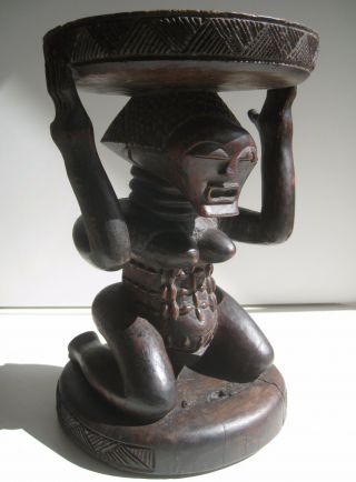 Ancien Et Rare Siège Cultuel.  Ethnie Songye.  R.  D.  C Congo - Zaïre.  Art Africain.