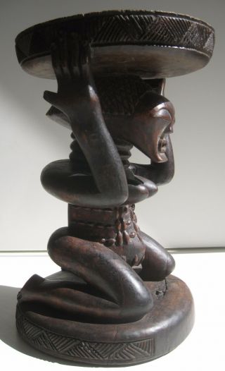 Ancien et rare siège cultuel.  Ethnie Songye.  R.  D.  C Congo - Zaïre.  Art africain. 3