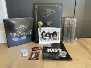 Gene Simmons Kiss The Vault Backstage Pass Book Pin Rare Music Figurine Coin